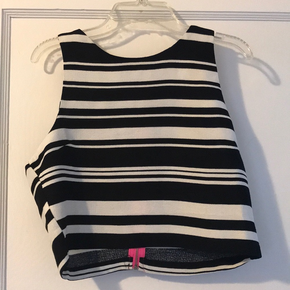 Cute stripped crop top